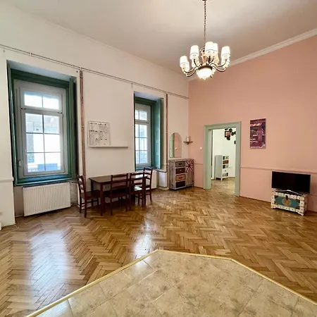 Orza Budapest